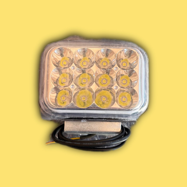پروژکتور یا نورافکن(چراغ جلو) اصلی شرکتی